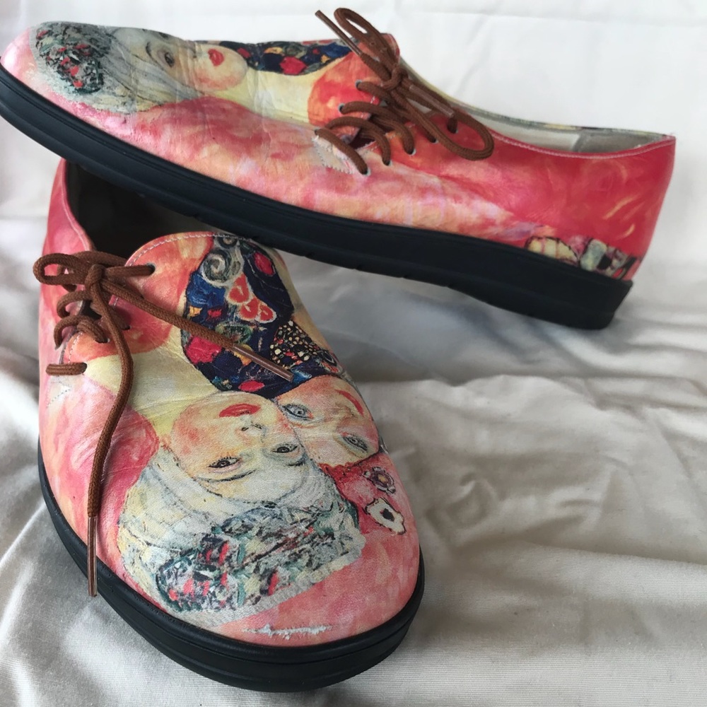 Icon shoes